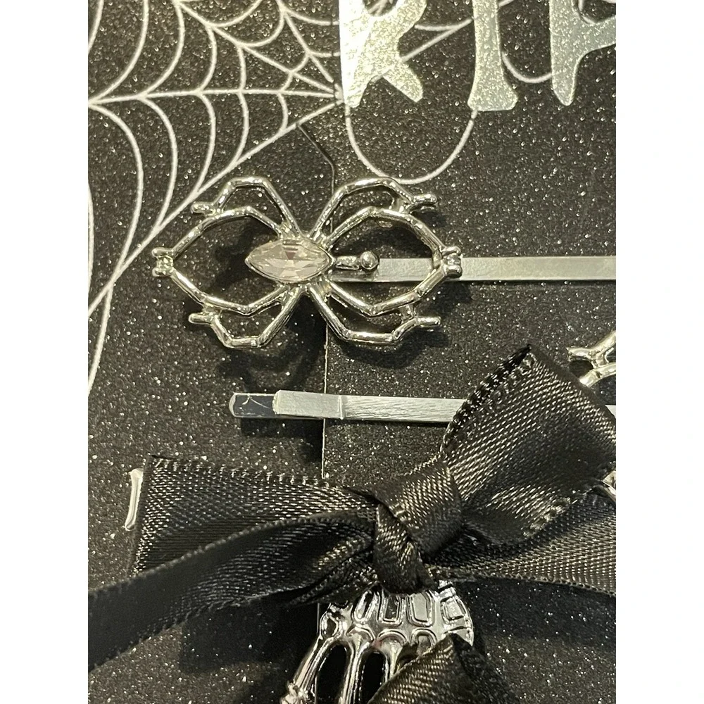 NEW Set of 6 Nicole Miller Silver Metal  Bar Hair Clips Halloween - Hand Spider